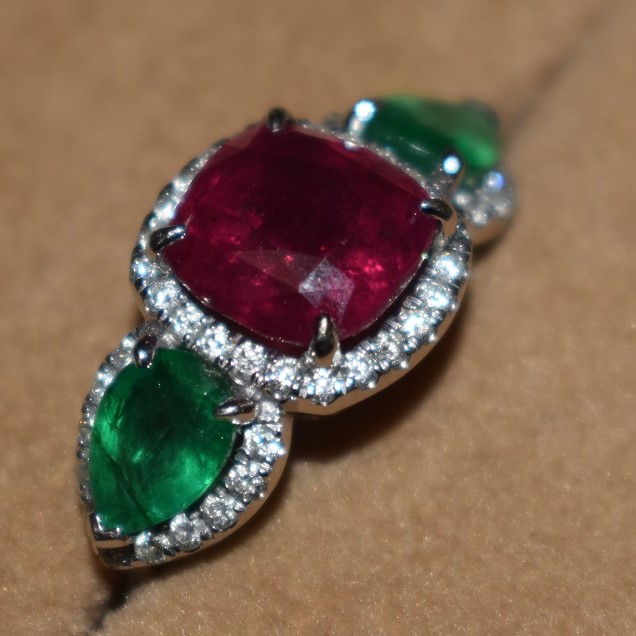 Lady’s 4.29ct Ruby, Emerald & Diamond Ring