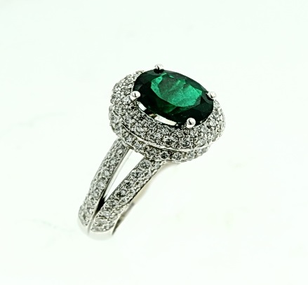 Lady’s 1.30ct Emerald Ring