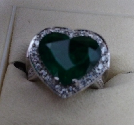 Lady’s 4.59ct Emerald Ring (Approximately 7.38ct TW)